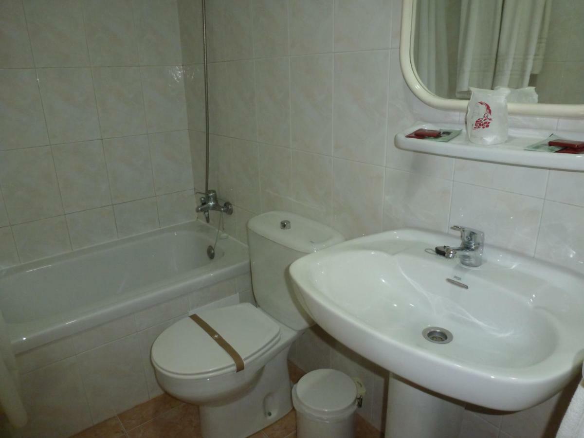 Hostal Cortés Garrucha Extérieur photo